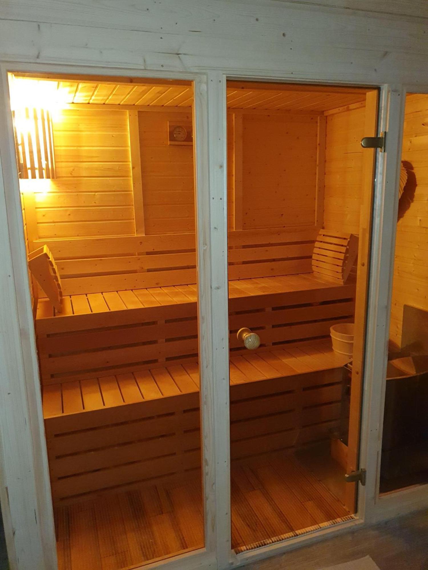 Idyllisches-Blockbohlenhaus-Mit-Eigenem-Garten-Und-Sauna-Zum-Wohlfuehlen Martensrade ภายนอก รูปภาพ
